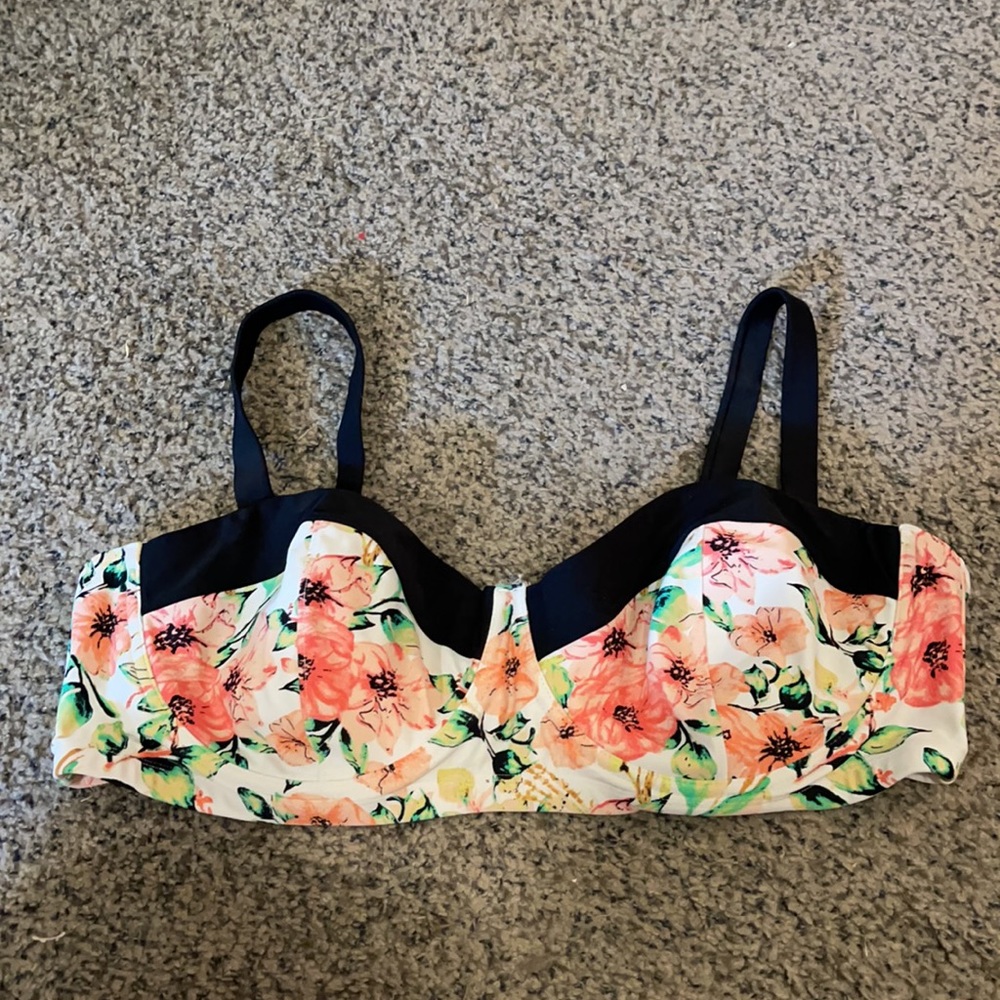 Ava & Viv Plus Size Swim Top